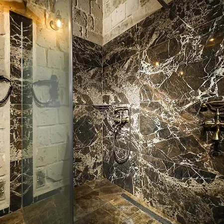 ホテル Caverna Premium Caves ギョレメ