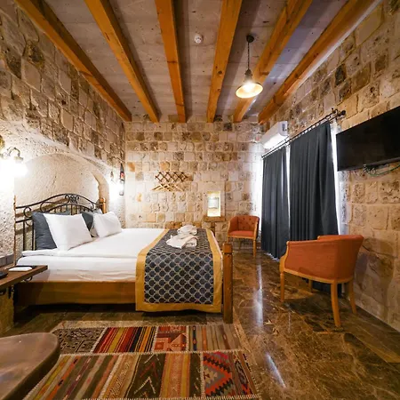 Caverna Premium Caves Hotel *
