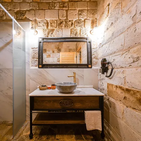 Caverna Premium Caves Goreme