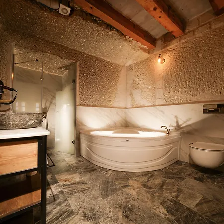 Caverna Premium Caves ギョレメ